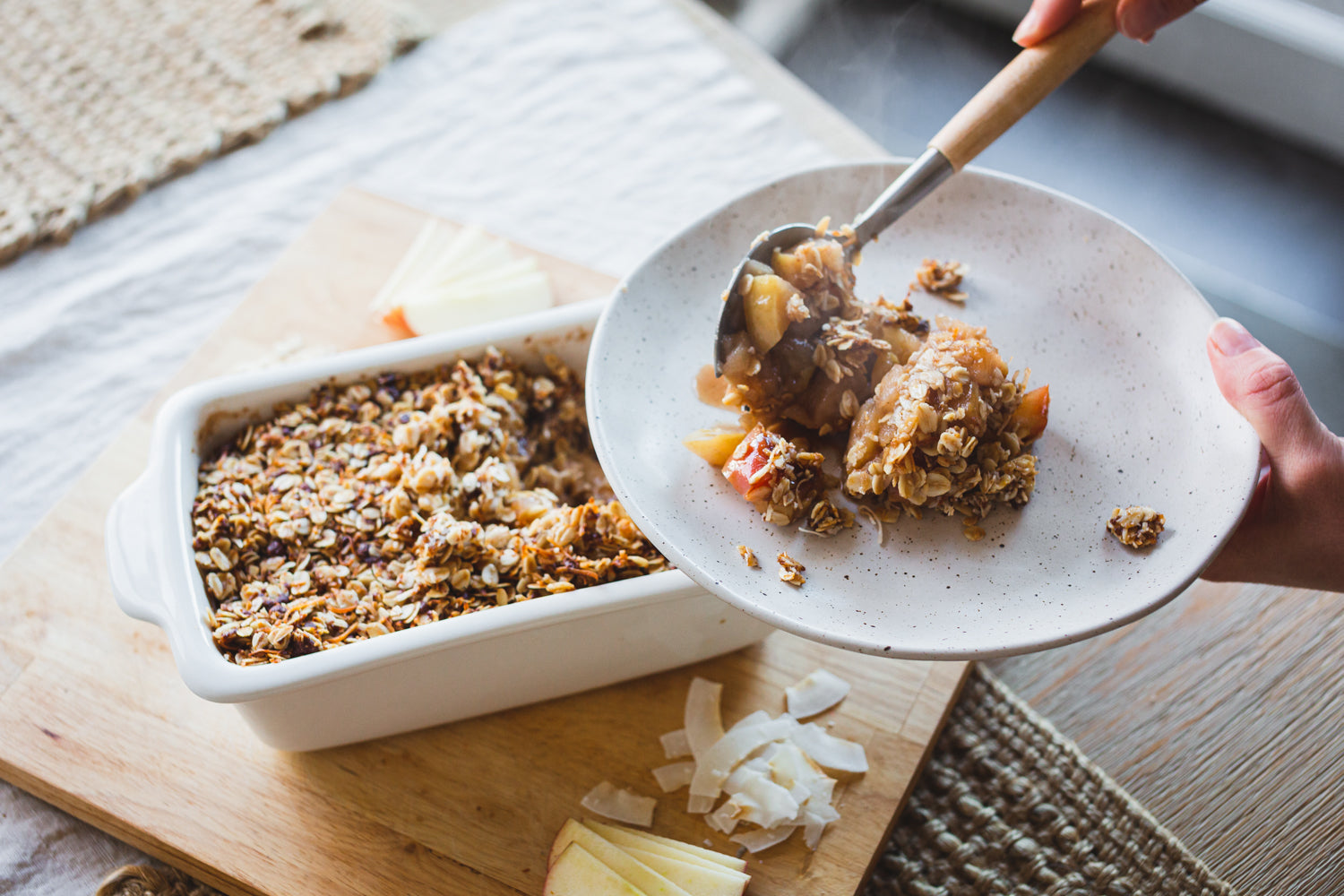 VEGAN COCONUT APPLE CRUMBLE