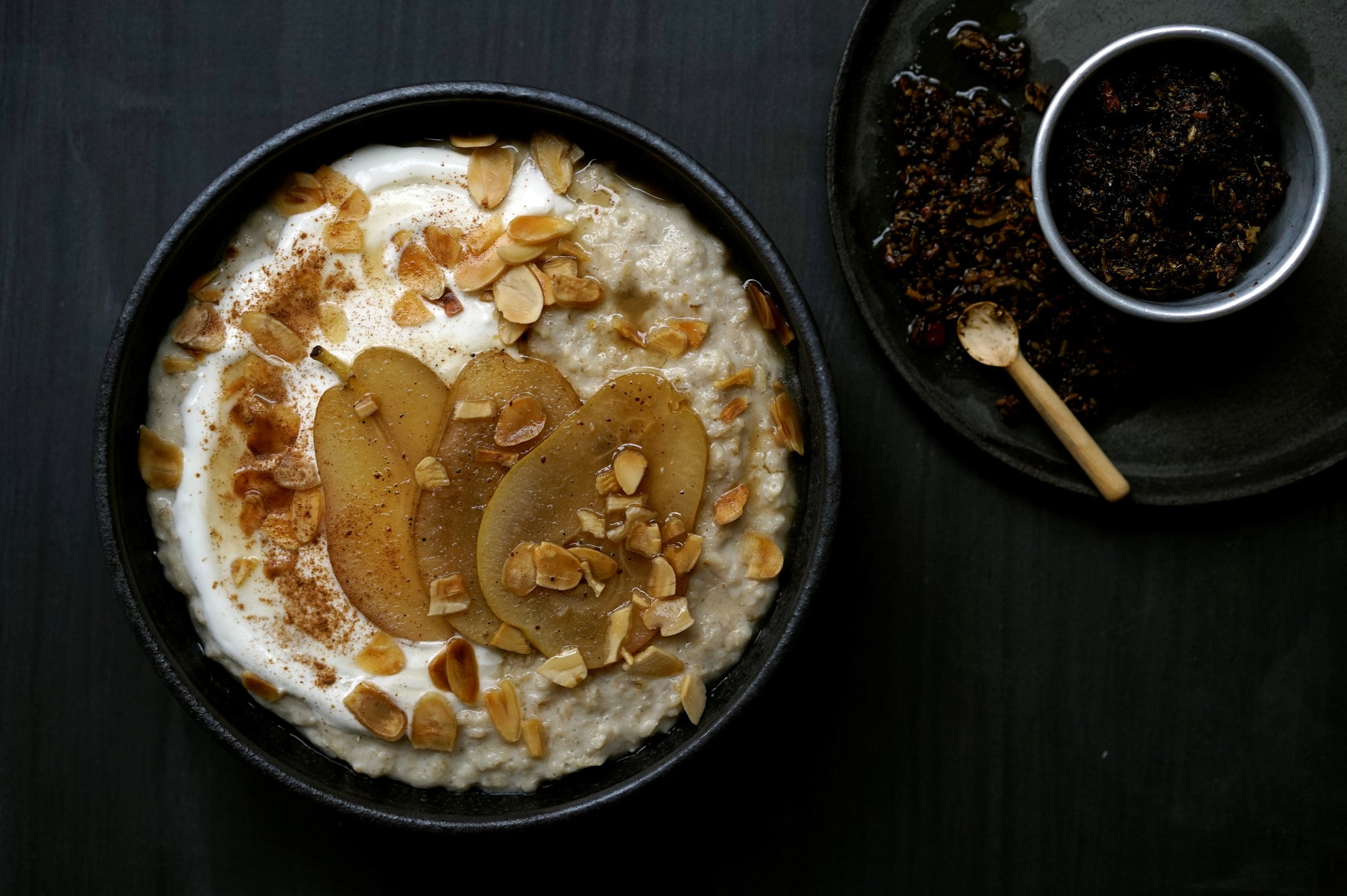 OAT & QUINOA PORRIDGE WITH FRESH CHAI SPICED PEAR
